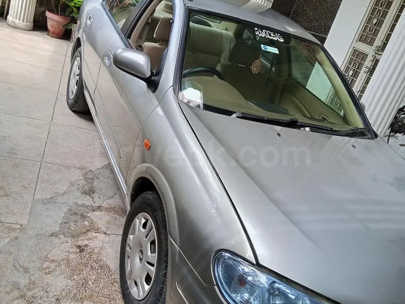 Nissan Sunny 2005