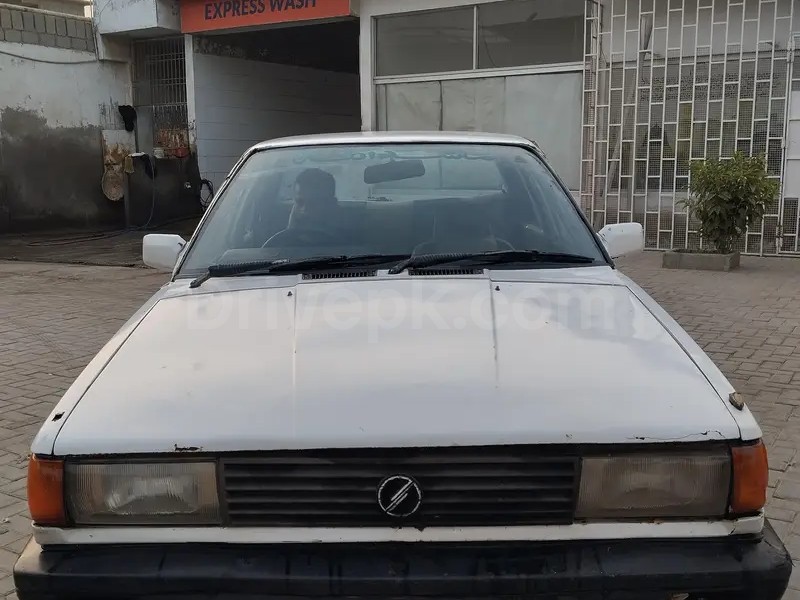 Nissan Sunny 1987