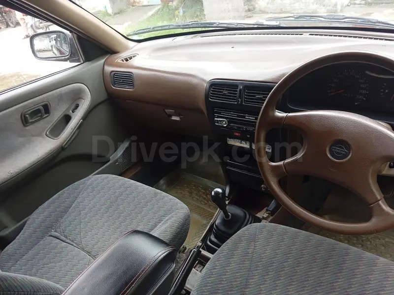 Nissan Sunny 1993