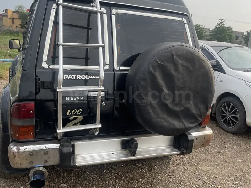 Nissan Patrol 1990