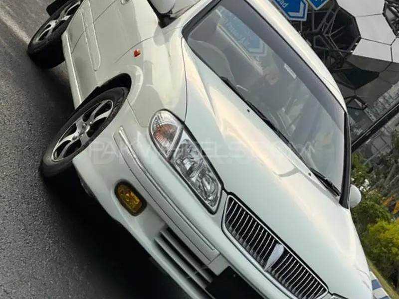 Nissan Sunny 2005