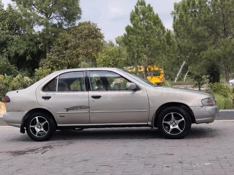 Nissan Sunny 1999