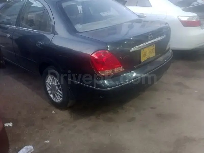 Nissan Sunny 2005
