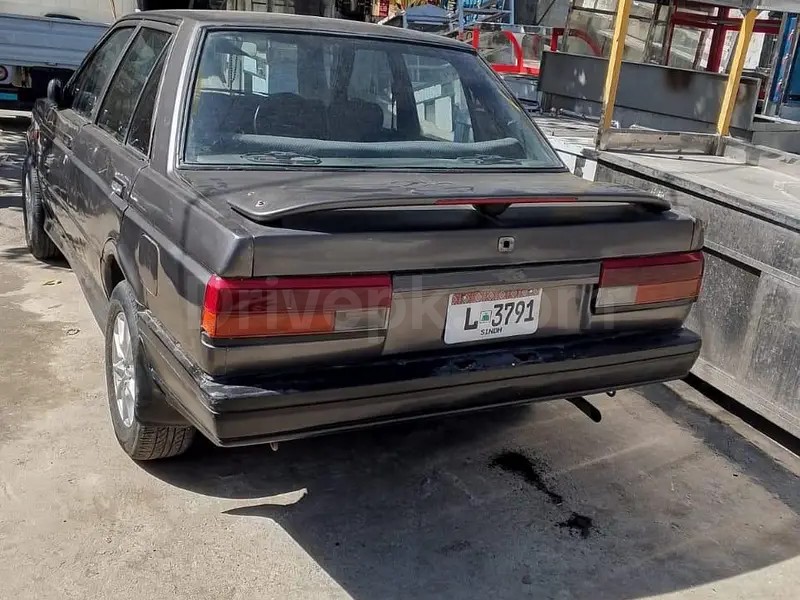 Nissan Sunny 1987