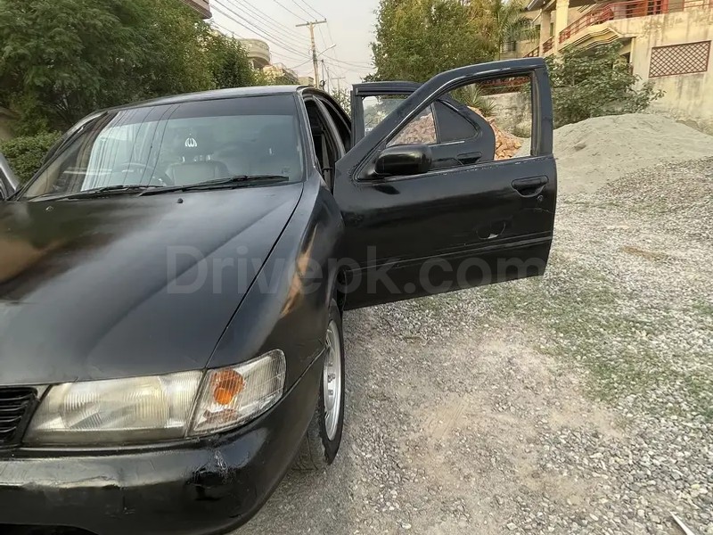 Nissan Sunny 1995