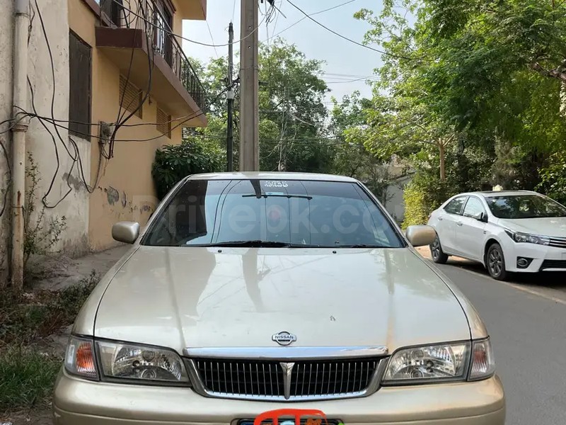 Nissan Sunny 2000