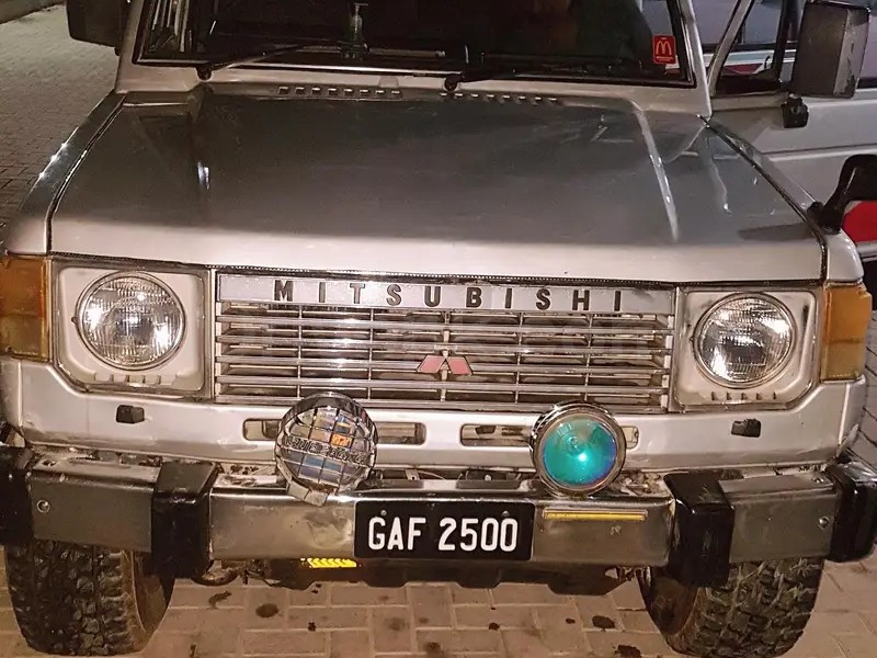Mitsubishi Pajero 1990