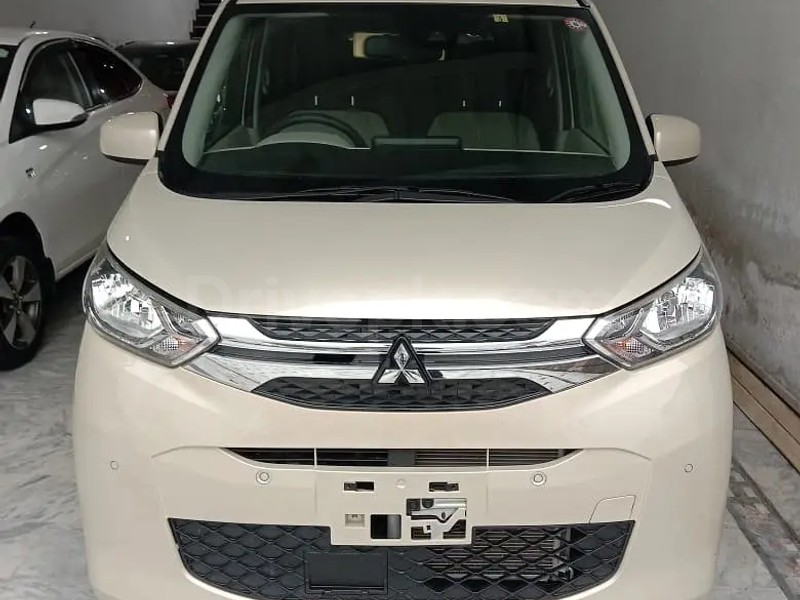 Mitsubishi Ek Wagon 2025