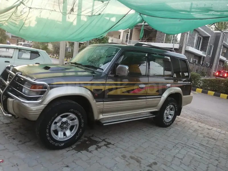 Mitsubishi Pajero 1986