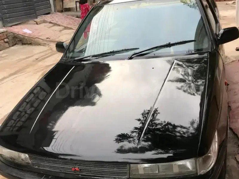 Mitsubishi Lancer 1990