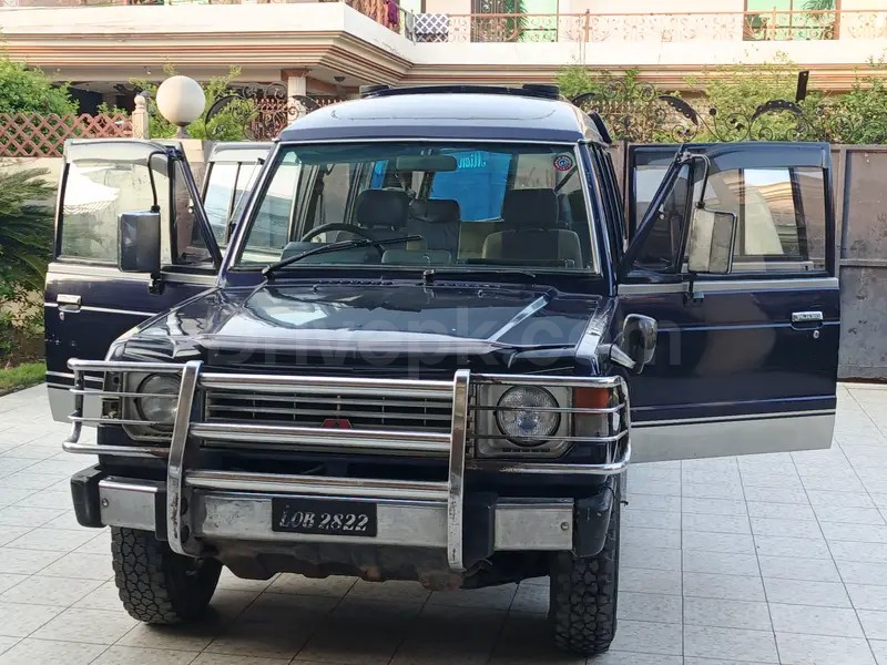 Mitsubishi Pajero 1988