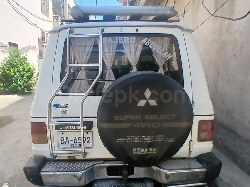 Mitsubishi Pajero 1986