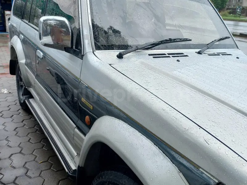 Mitsubishi Pajero 1993