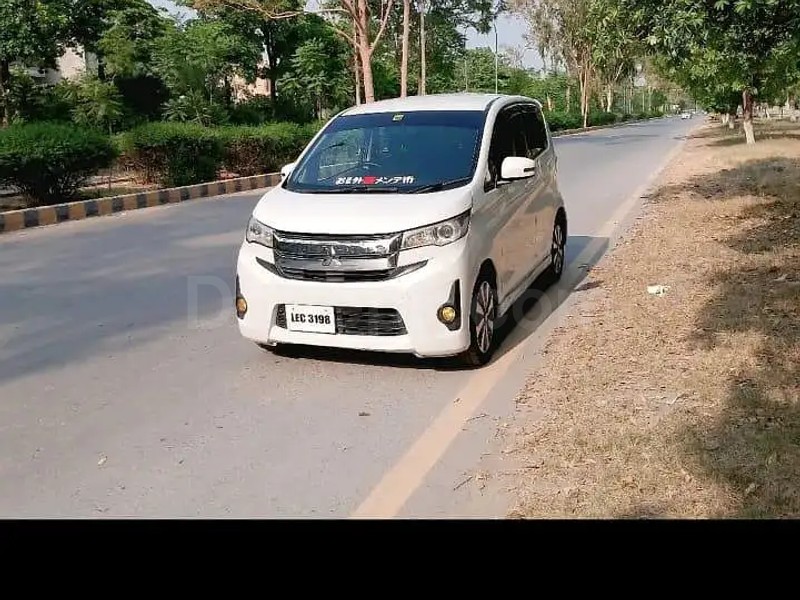 Mitsubishi EK Custom 2013