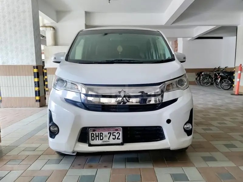 Mitsubishi Ek Wagon 2013