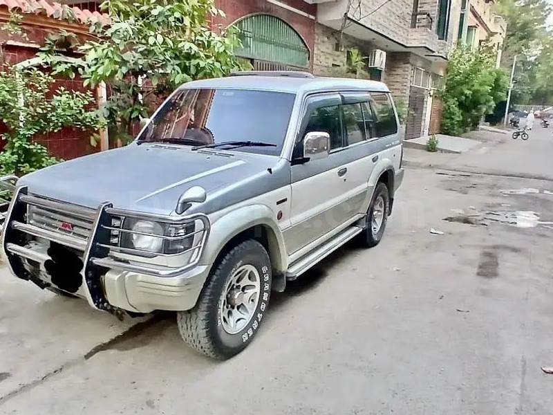 Mitsubishi Pajero 1993