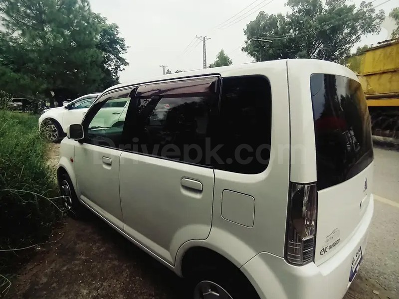 Mitsubishi Ek Wagon 2013