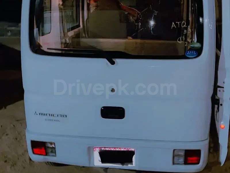 Mitsubishi Minicab Bravo 2025