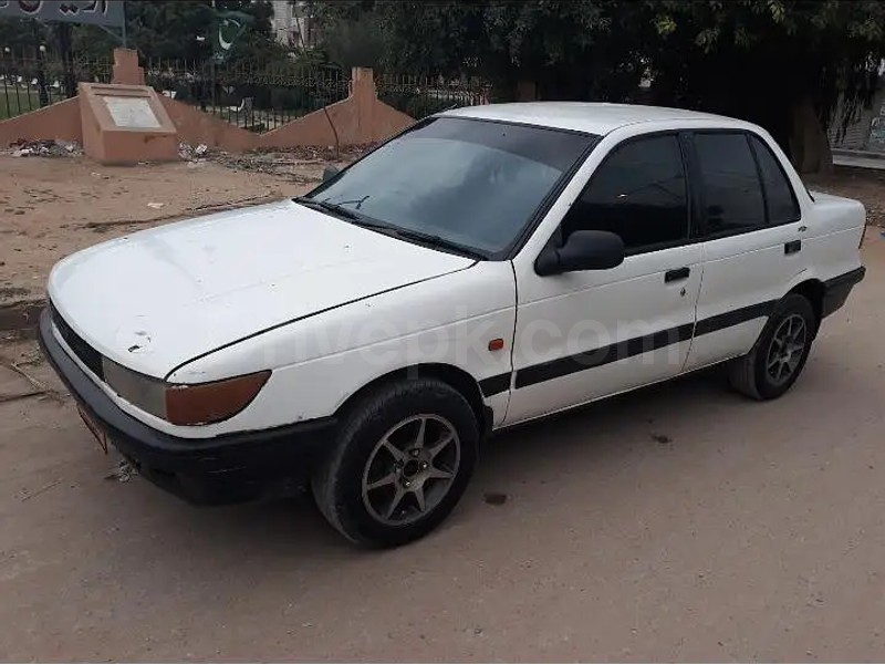 Mitsubishi Lancer 1990