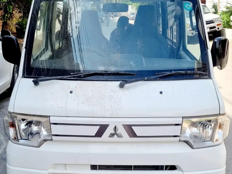 Mitsubishi Minicab Bravo 2013