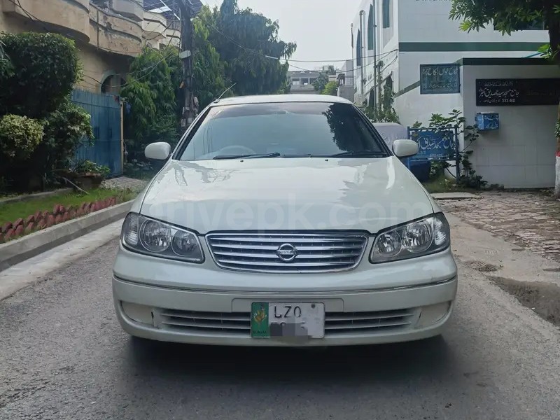 Nissan Sunny 2005