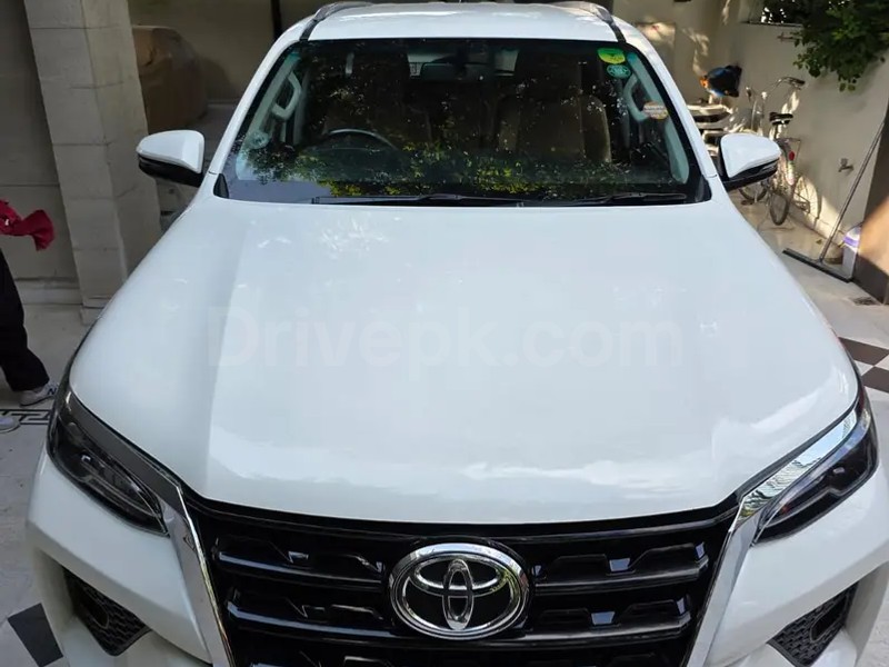 Toyota Fortuner V 2021
