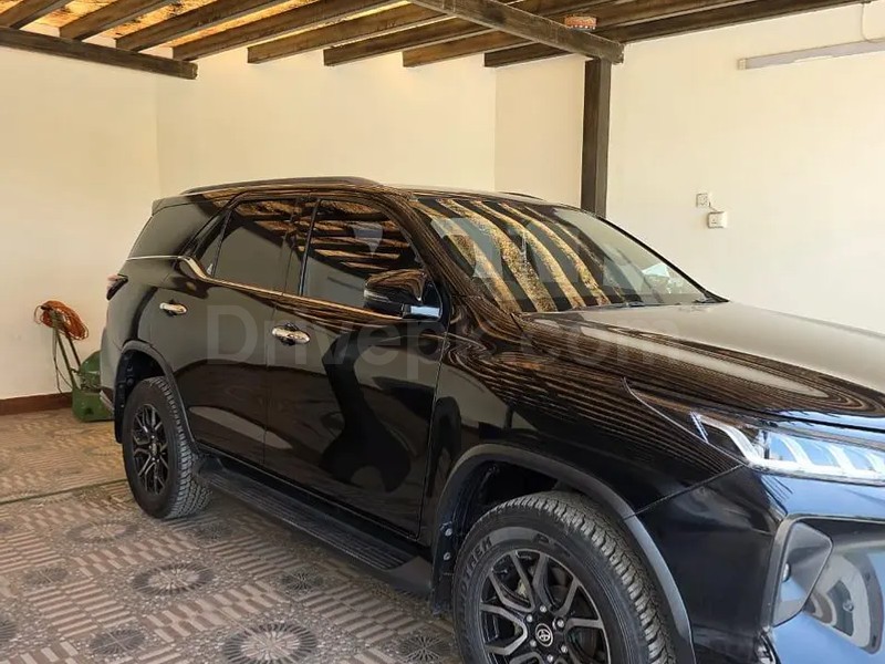 Toyota Fortuner Legender 2023