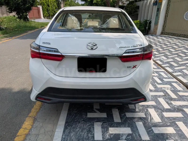 Toyota Corolla Altis 2025