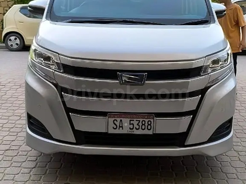 Toyota Noah 2019