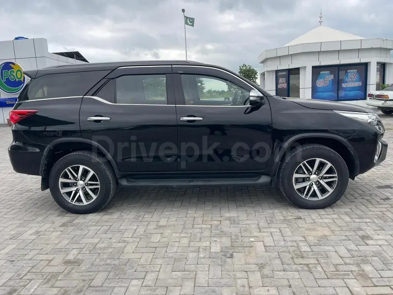 Toyota Fortuner V 2020