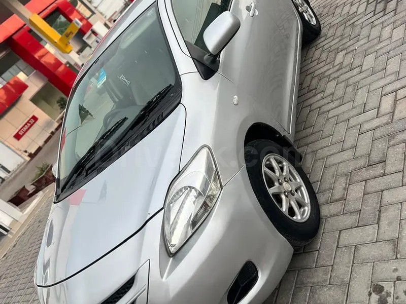 Toyota Belta 2006