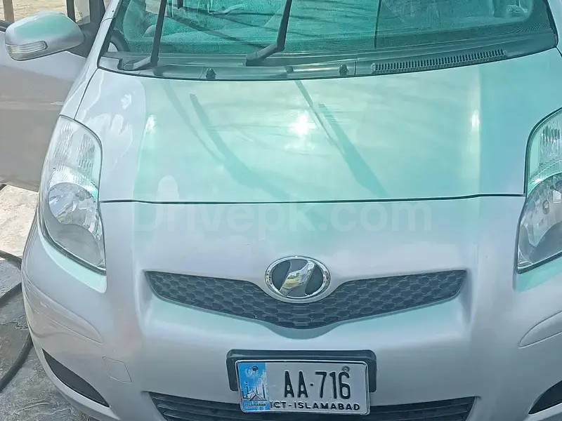 Toyota Vitz 2013