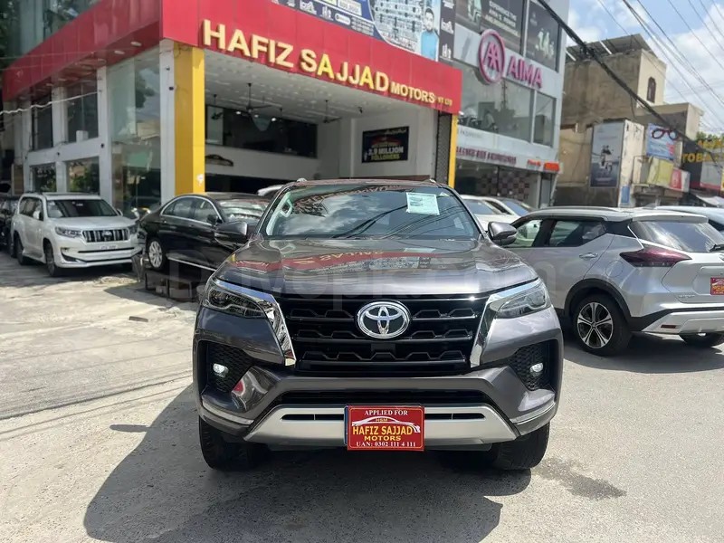 Toyota Fortuner V 2022