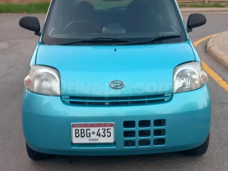 Daihatsu Esse 2011