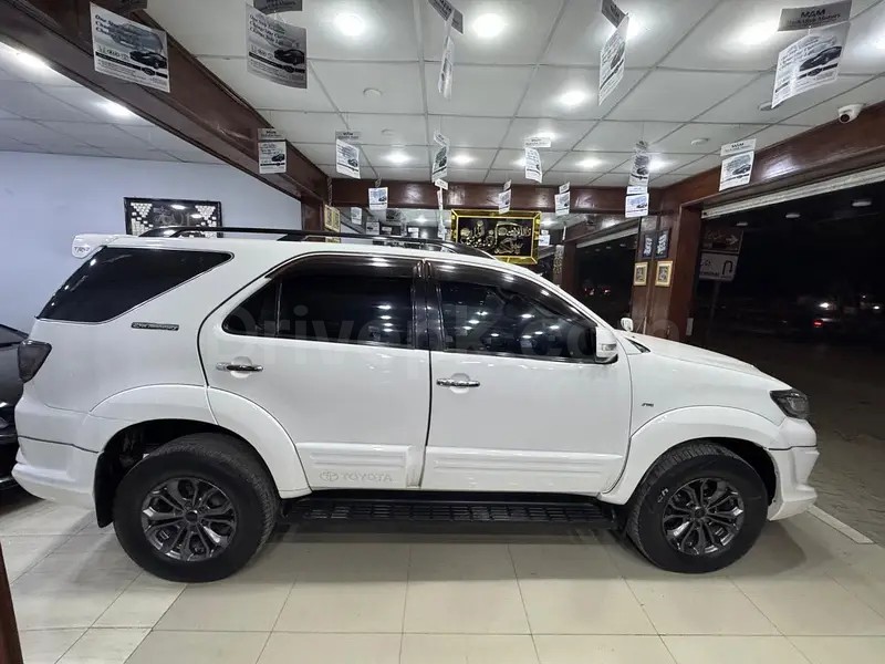 Toyota Fortuner V 2016