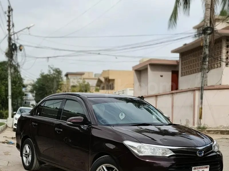 Toyota Corolla Axio 2015