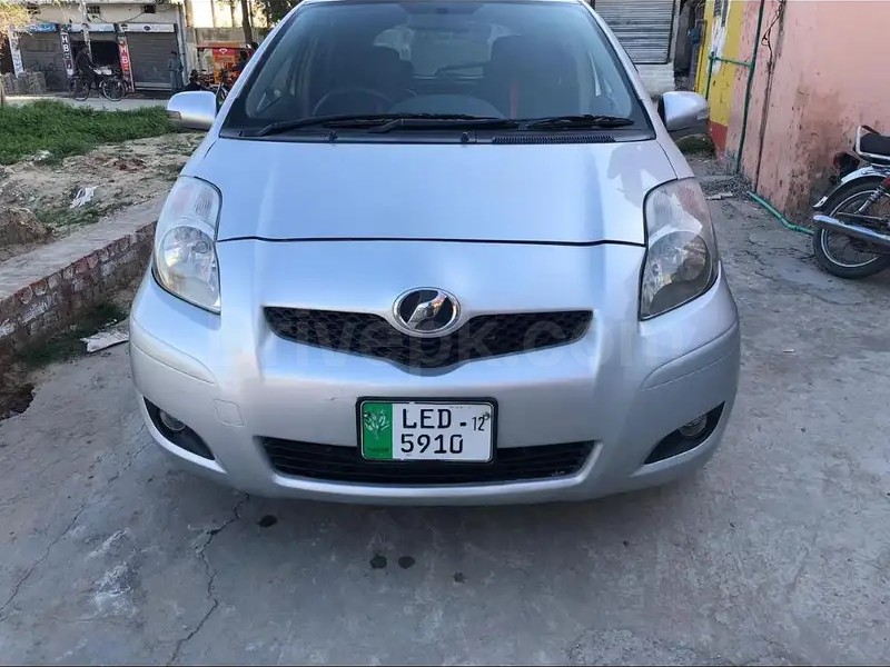 Toyota Vitz 2010
