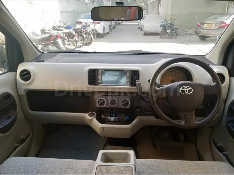 Toyota Passo 2012