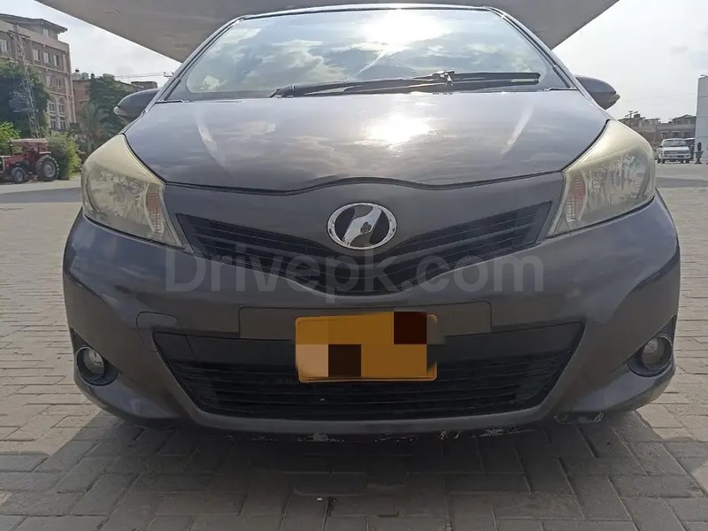 Toyota Vitz 2012