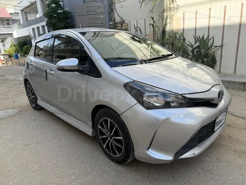 Toyota Vitz 2015