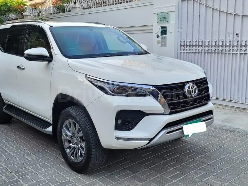 Toyota Fortuner V 2021