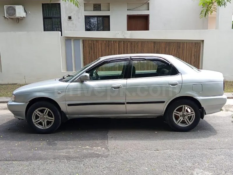 Suzuki Baleno 2000