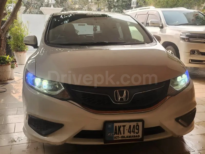 Honda Jade Hybrid 2015