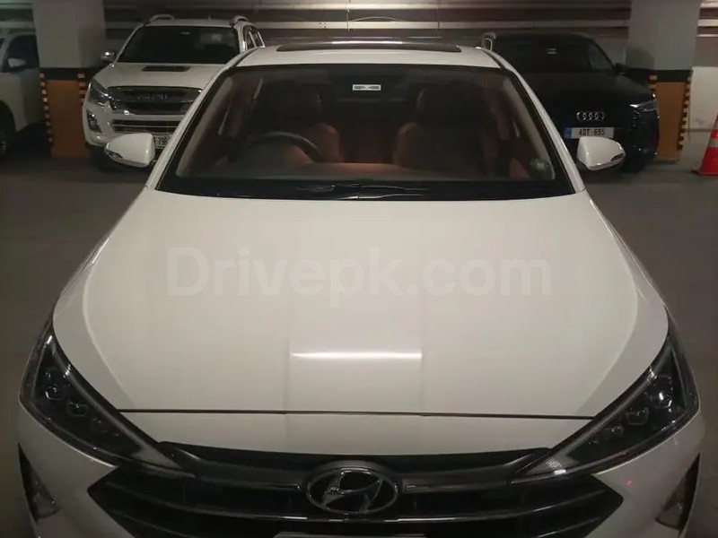 Hyundai Elantra 2024