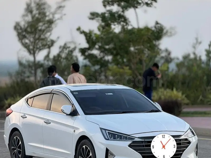 Hyundai Elantra 2022