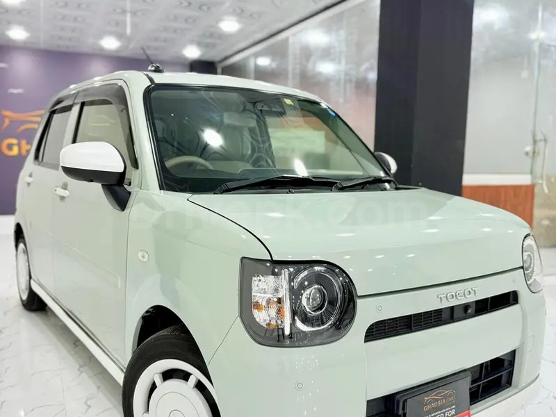 Daihatsu Mira 2022