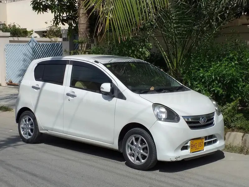 Daihatsu Mira 2017