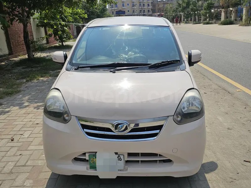 Daihatsu Mira 2012