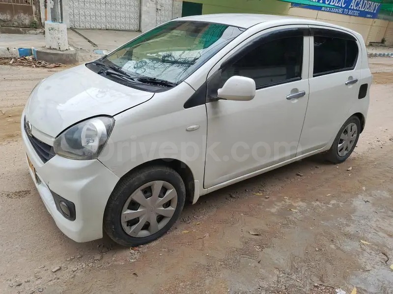 Daihatsu Mira 2015