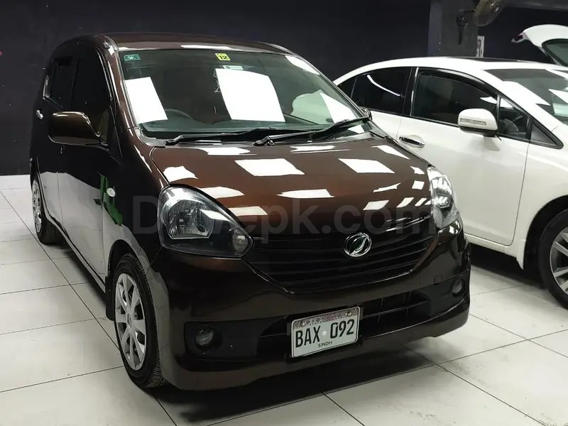 Daihatsu Mira 2011